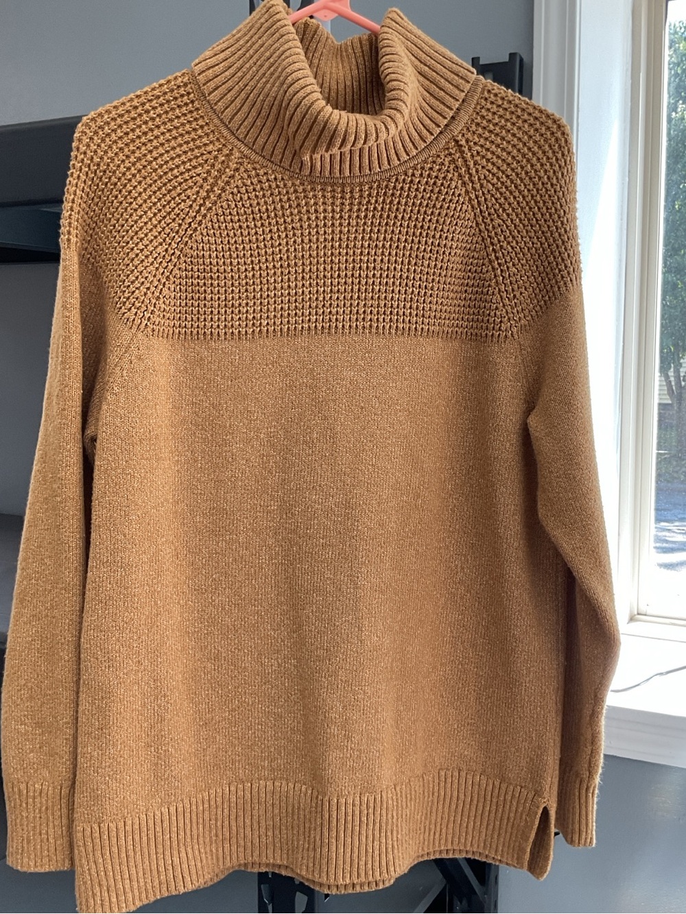 L.L.Bean Ribbed Knit Sweater in Camel